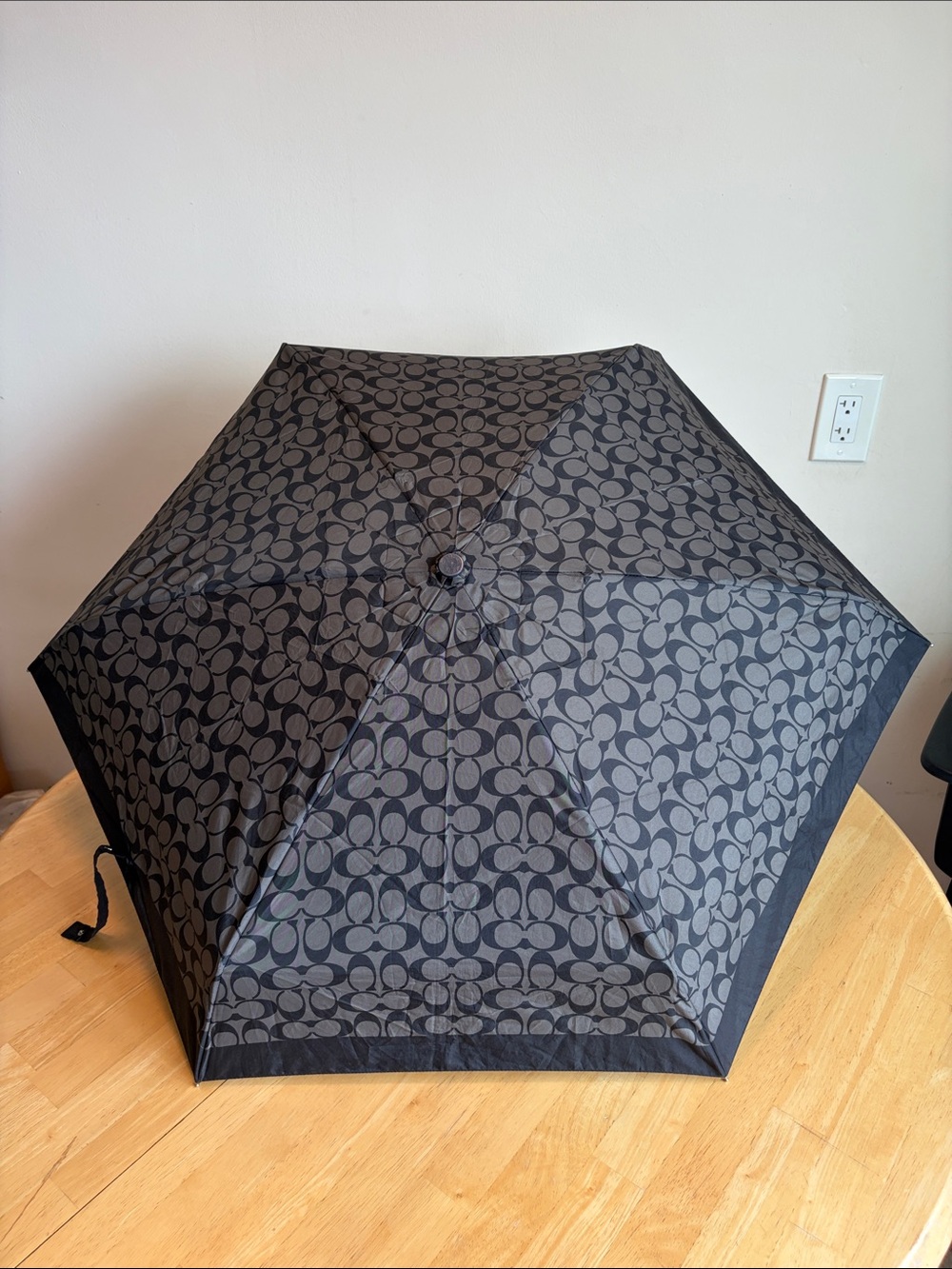 Vintage Authentic Coach Black and Gray Compact Umbrella